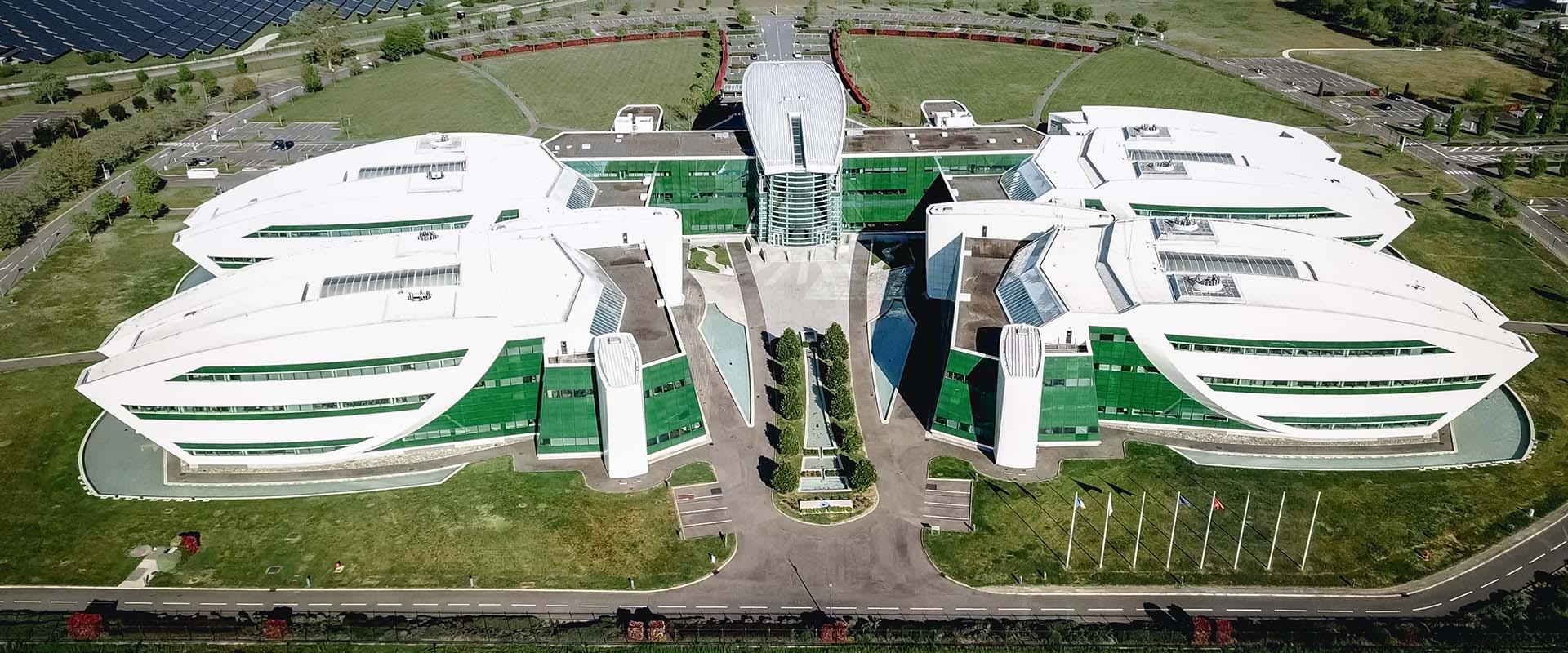 Centre de recherche - Bâtiment réalisé par M. Roger TAILLIBERT et les Laboratoires Pierre Fabre