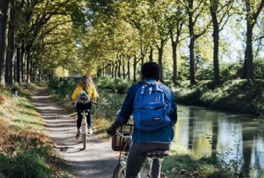 Vélo au bord du canal du Midi