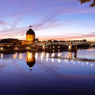 Toulouse, le dôme de la Grave en bord de Garonne
